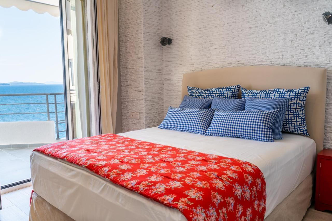 Limani Luxury Apartments Beachfront Sarandë Eksteriør billede
